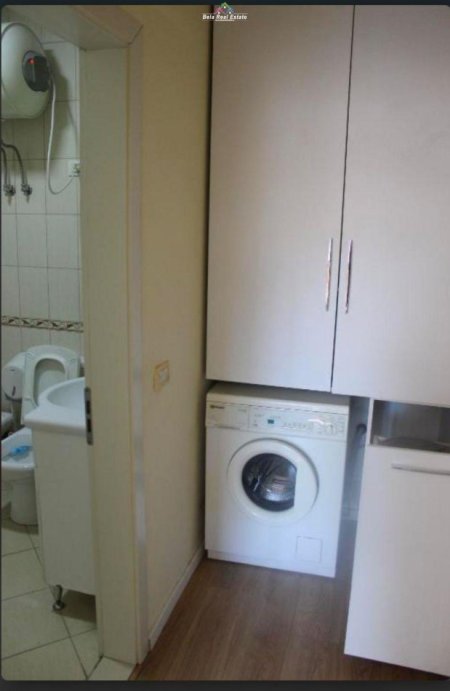 Tirane, jepet me qera apartament 2+1 Kati 3, 70 m² 600 € (rruga e barrikadave)