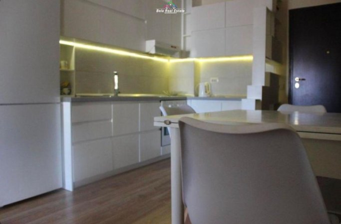 Tirane, jepet me qera apartament 2+1 Kati 3, 70 m² 600 € (rruga e barrikadave)