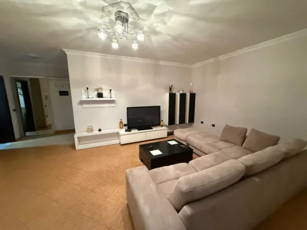 Tirane, shitet apartament 2+1 Kati 8, 115 m² 130.000 € (Bulevardi Migjeni)