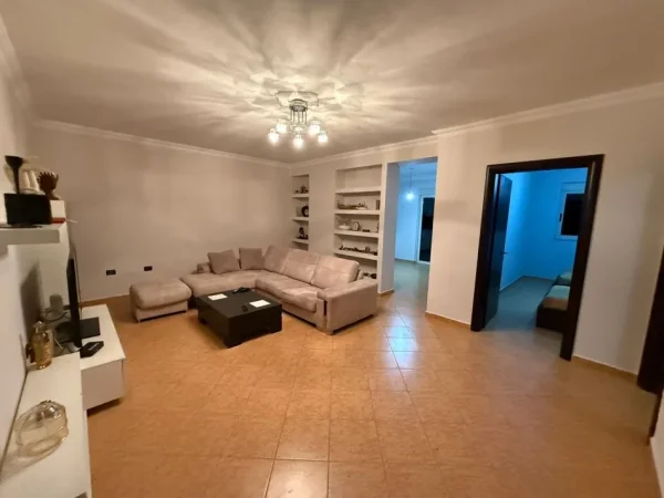 Tirane, shitet apartament 2+1 Kati 8, 115 m² 130.000 € (Bulevardi Migjeni)