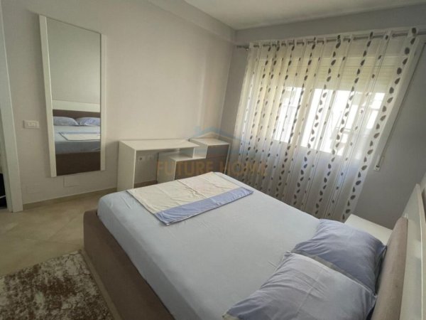 Tirane, jepet me qera apartament 2+1+Ballkon Kati 2, 86 m² 700 € (Rruga Bill KLINTON)