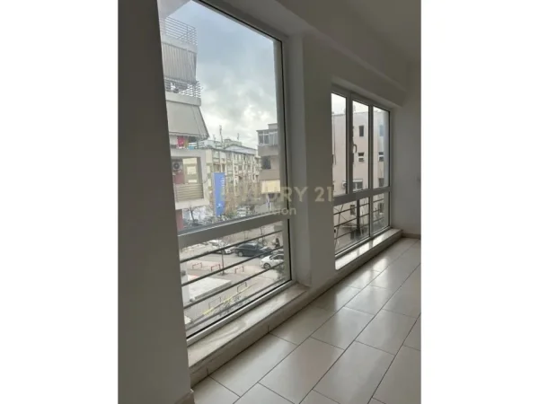 Tirane, shitet apartament Kati 3, 62 m² 125.000 € (21-Dhjetori Tirana Albania)