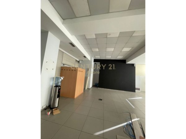 Tirane, shitet ambjent biznesi Kati 1, 140 m² 328.000 € (Qendra Kristal ADORE106188)