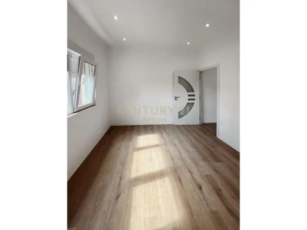 Tirane, shitet apartament Kati 3, 77 m² 149.000 € (Tek Brryli)