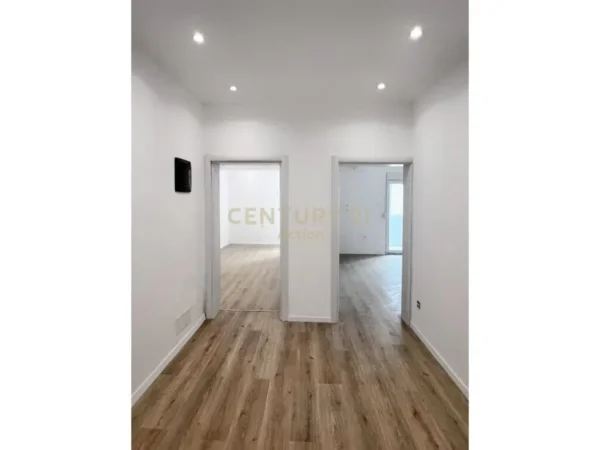 Tirane, shitet apartament Kati 3, 77 m² 149.000 € (Tek Brryli)