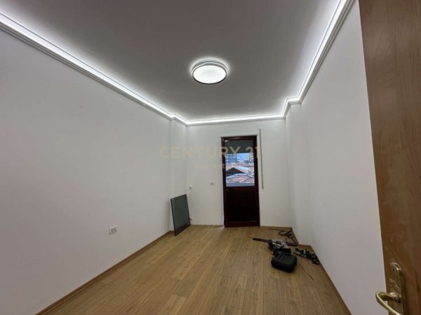 Tirane, shitet Kati 1, 115 m² 260.000 € (tek Selvia)