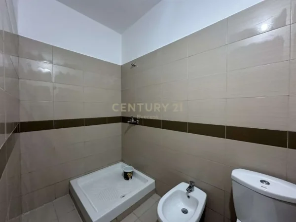 Tirane, shitet Kati 1, 115 m² 260.000 € (tek Selvia)