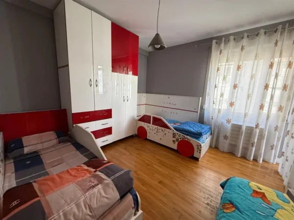 Tirane, shitet apartament 3+1+Ballkon Kati 6, 150 m² 308.000 € (Komuna e Parisit)