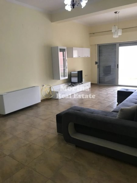 Tirane, jepet me qera apartament 3+1+Ballkon Kati 3, 140 m² 650 € (Liqeni i Thate)