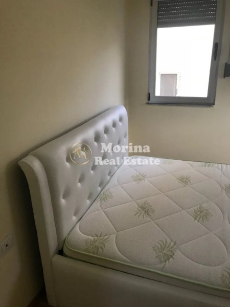 Tirane, jepet me qera apartament 3+1+Ballkon Kati 3, 140 m² 650 € (Liqeni i Thate)