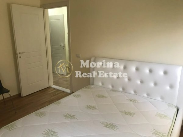 Tirane, jepet me qera apartament 3+1+Ballkon Kati 3, 140 m² 650 € (Liqeni i Thate)