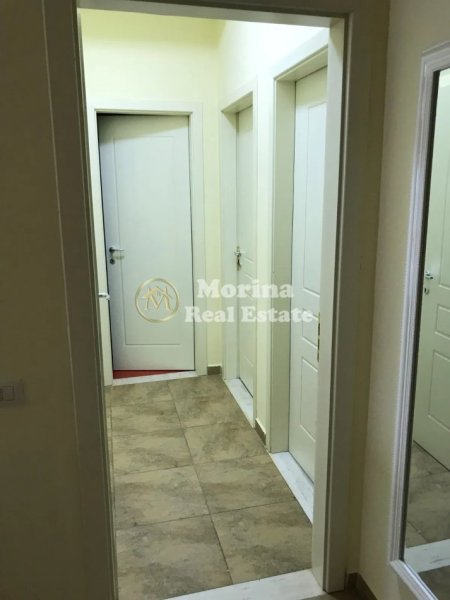 Tirane, jepet me qera apartament 3+1+Ballkon Kati 3, 140 m² 650 € (Liqeni i Thate)