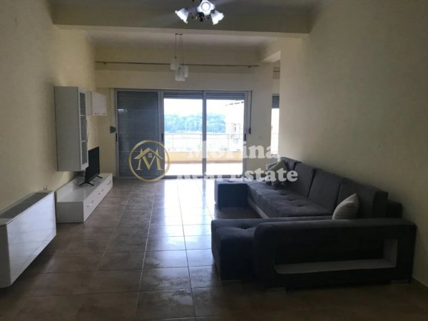 Tirane, jepet me qera apartament 3+1+Ballkon Kati 3, 140 m² 650 € (Liqeni i Thate)