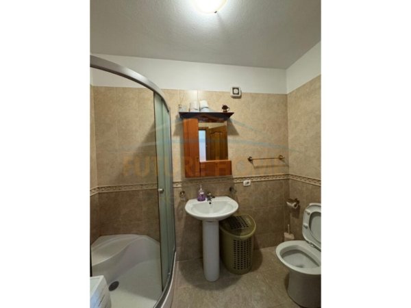 Tirane, jepet me qera apartament 2+1 Kati 5, 92 m² 700 € 
