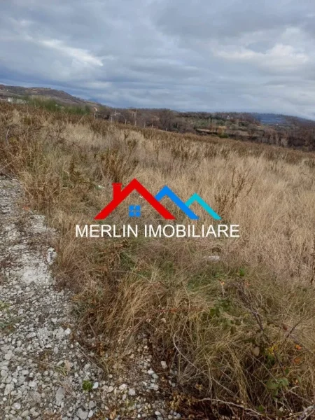 Tirane, shitet toke , 6.500 m² 780.000 € (BERZHITE)