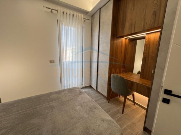 Tirane, jepet me qera apartament 2+1 Kati 5, 125 m² 1.500 € 