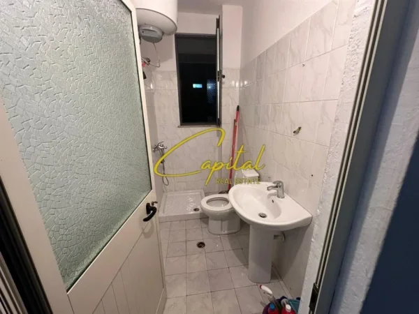 Tirane, jepet me qera apartament 2+1 Kati 3, 95 m² 600 € (ISH RESTORANT DURRESI)