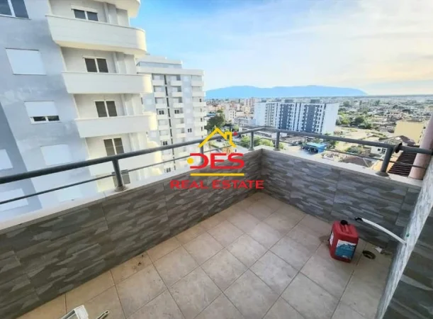 Vlore, jepet me qera apartament 2+1+Ballkon Kati 9, 90 m² 250 € (Rruga Gjergj Kastrioti)