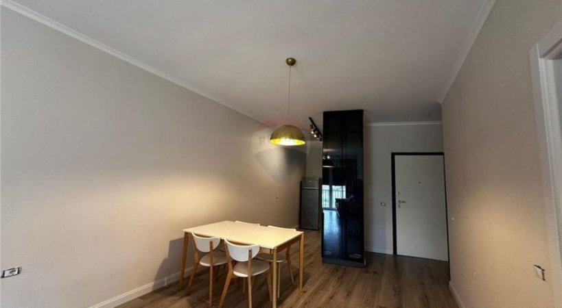 Tirane, jepet me qera apartament 1+1 , 73 m² 650 € (TEG - Rose Garden)