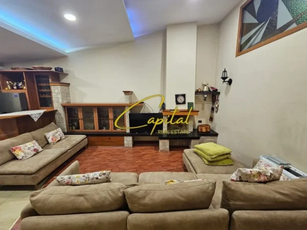 Tirane, jepet me qera apartament 1+1 Kati 3, 120 m² 750 € (QENDER)