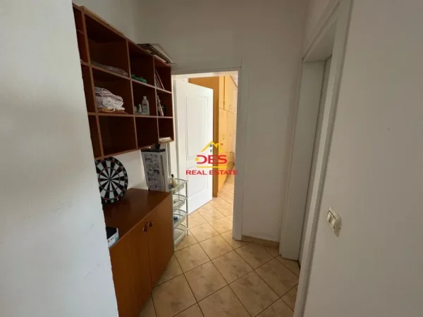 Vlore, shitet apartament 1+1+Ballkon Kati 6, 64 m² 87.000 € (Rruga Gjergj Kastrioti)