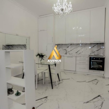 Tirane, jepet me qera apartament 1+1+Ballkon Kati 6, 65 m² 800 € (Rruga e Kavajes)