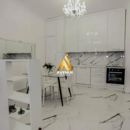 Tirane, jepet me qera apartament 1+1+Ballkon Kati 6, 65 m² 800 € (Rruga e Kavajes)