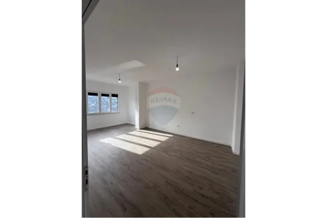 Tirane, shitet apartament 2+1 Kati 5, 97 m² 145.000 € (Yzberisht - Pallatet Cabej)