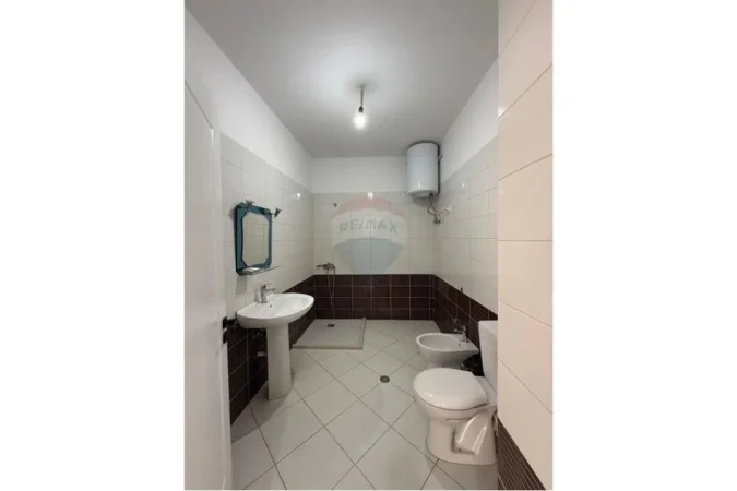 Tirane, shitet apartament 2+1 Kati 5, 97 m² 145.000 € (Yzberisht - Pallatet Cabej)
