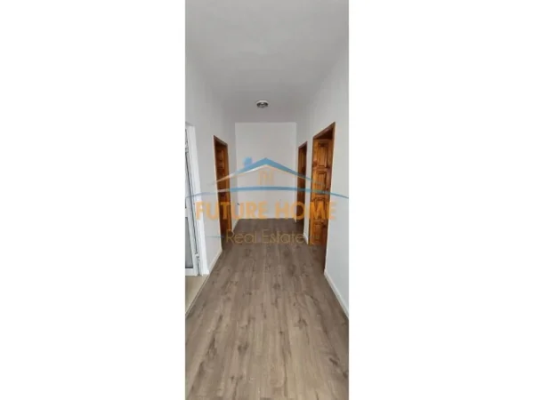Tirane, jepet me qera Vile 3 Katshe , 400 m² 5.000 € (myslym shyri)