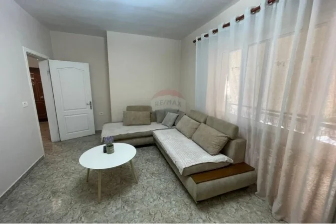 Tirane, jepet me qera apartament 1+1 Kati 3, 68 m² 500 € (Pazari i Ri,)