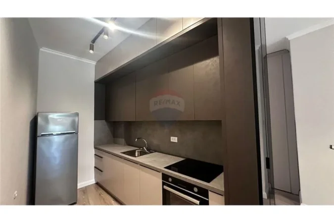 Tirane, jepet me qera apartament 1+1 , 73 m² 650 € (Rose Garden - Tegu)