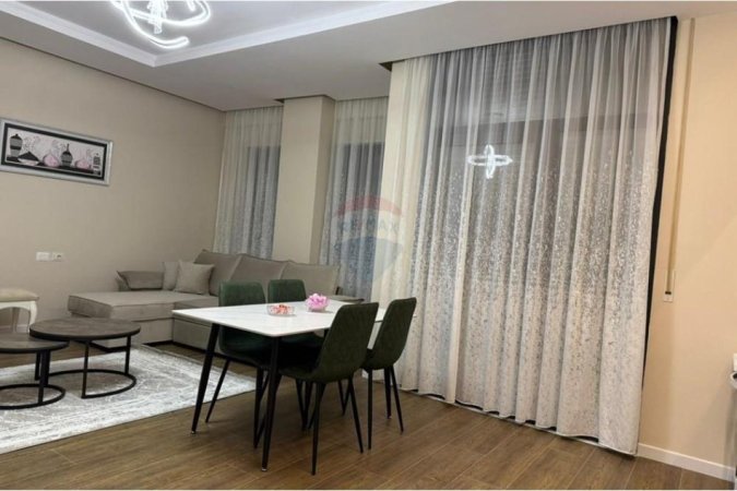 Tirane, jepet me qera apartament 2+1 Kati 2, 1.108 m² 600 € (Laprakë - Dogana,)