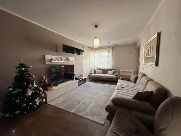 Tirane, shitet apartament 3+1+Aneks+Ballkon Kati 6, 150 m² 308.000 € (Komuna Parisit)