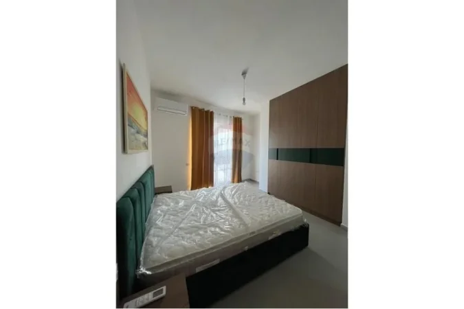 Tirane, jepet me qera apartament 2+1 , 112 m² 850 € (Qendër - Kafe Flora)