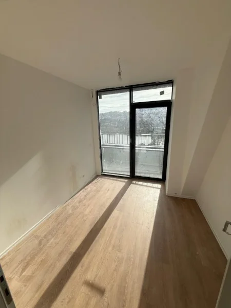 Tirane, jepet me qera apartament 3+1+Ballkon Kati 3, 215 m² 2.500 € (Lake View Residence)