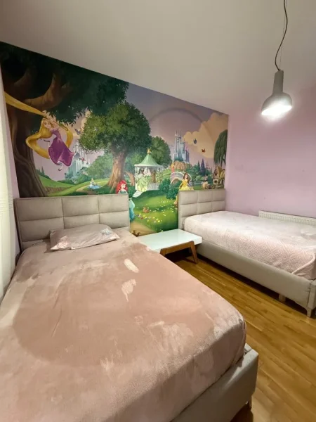 Tirane, shitet apartament 3+1+Ballkon Kati 4, 150 m² 308.000 € (Komuna e Parisit)