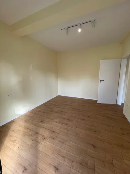 Durres, shitet apartament 2+1+Ballkon Kati 2, 83 m² 98.000 € 