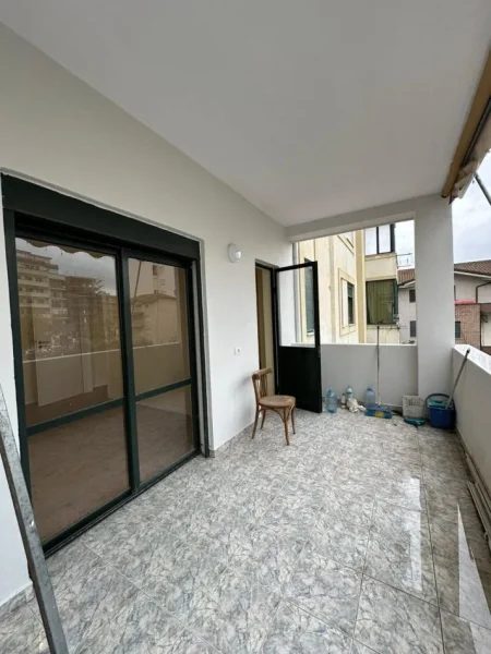 Durres, shitet apartament 2+1+Ballkon Kati 2, 83 m² 98.000 € 