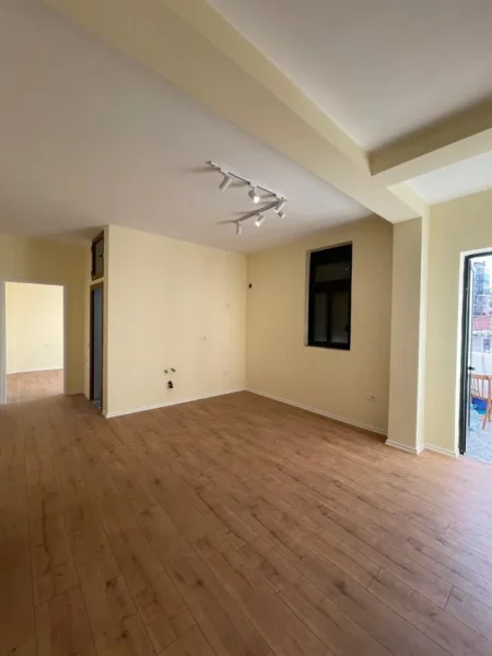 Durres, shitet apartament 2+1+Ballkon Kati 2, 83 m² 98.000 € 