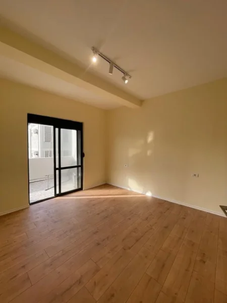 Durres, shitet apartament 2+1+Ballkon Kati 2, 83 m² 98.000 € 