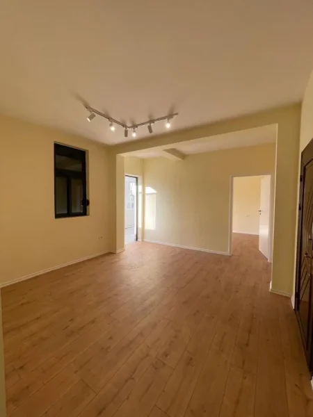 Durres, shitet apartament 2+1+Ballkon Kati 2, 83 m² 98.000 € 