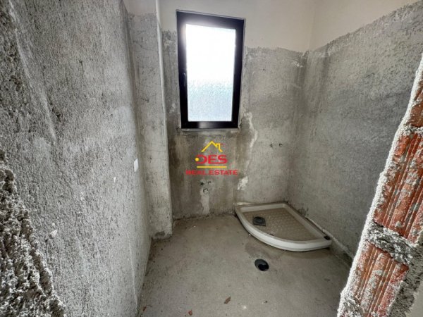 Vlore, shitet apartament+verande | Penthouse 2+1+Ballkon Kati 9, 75 m² 125.000 € (Rruga 7 Nëntori)
