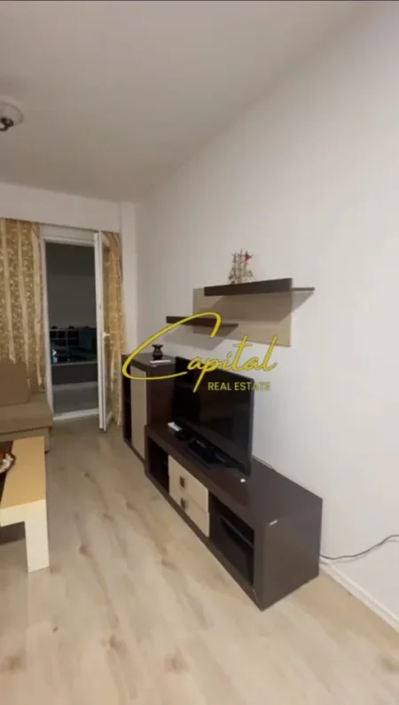 Tirane, jepet me qera apartament 2+1 Kati 2, 100 m² 700 € (KOMUNA E PARISIT)