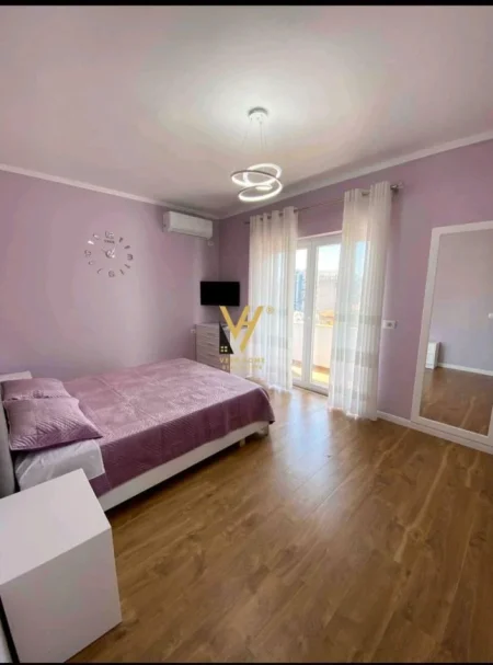 Tirane, shitet apartament 2+1+Ballkon Kati 5, 126 m² 250.000 € (ISH TREGU ELEKTRIK)