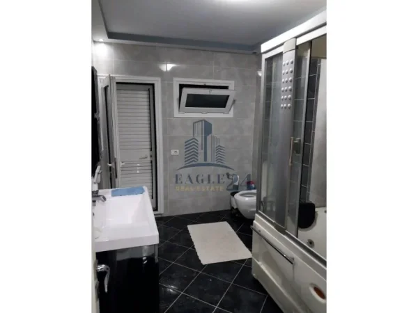 Tirane, shitet apartament 3+1 , 117 m² 165.000 € (ISH PARKU)