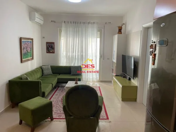 Vlore, shitet apartament 2+1+Ballkon Kati 2, 84 m² 230.000 € (Rruga Murat Tërbaçi)