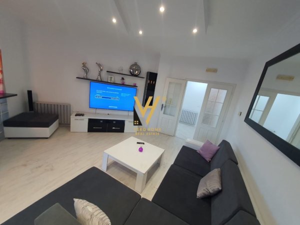 Tirane, jepet me qera apartament 3+1+Ballkon Kati 6, 160 m² 650 € (KOMUNA E PARISIT)