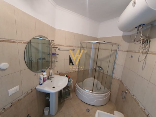 Tirane, jepet me qera apartament 3+1+Ballkon Kati 6, 160 m² 650 € (KOMUNA E PARISIT)