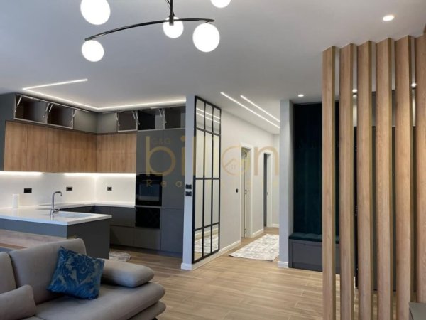 Tirane, jepet me qera apartament 2+1 , 100 m² 1.500 € (Qendra Tregetare TEG, Tirana, Albania)